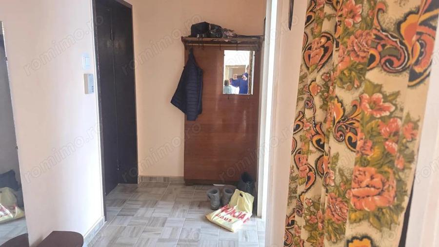 Vand apartament cu 2 camere in Deva, zona Piata Centrala, etaj 3, bloc de 4 etaje de caramida, situa - 8