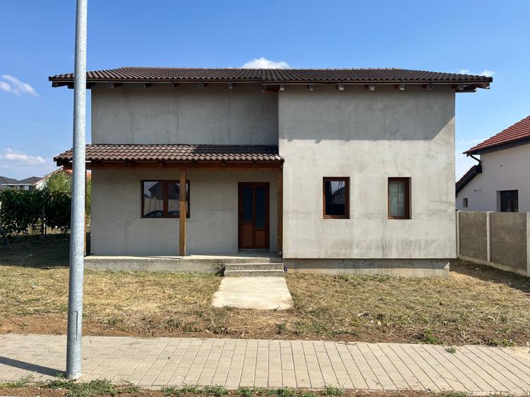 Casa Individuala Giarmata Mare,165mp utili,702mp teren - 1