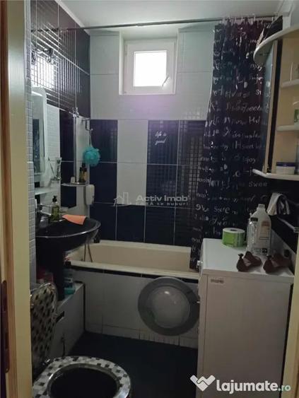 Apartament cu 3 camere semidecomandat, mobilat în Progresul