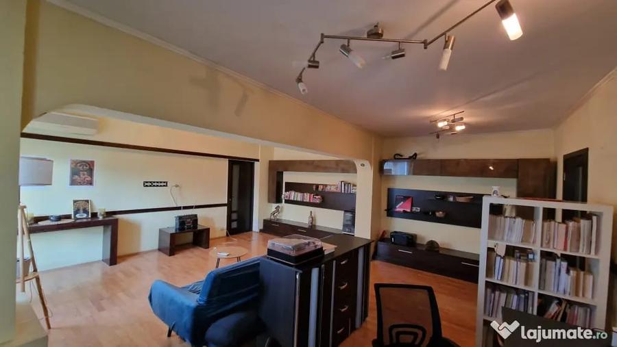 Apartament cu 3 camere semidecomandat în 13 Septembrie