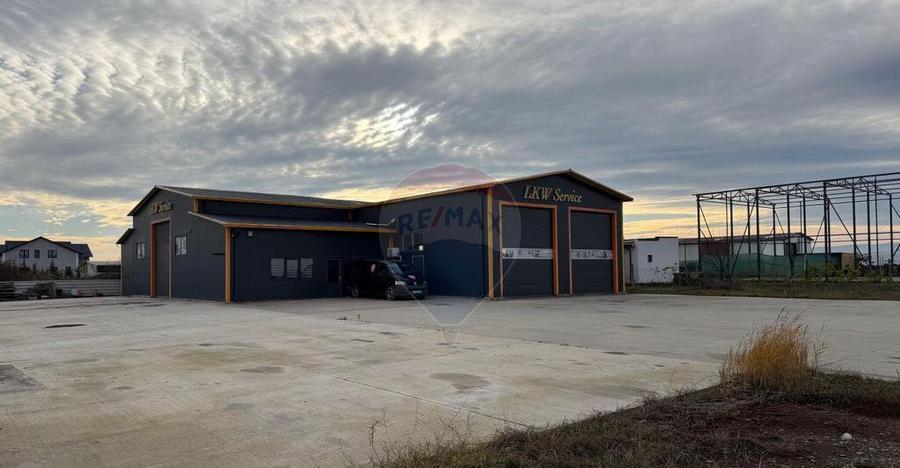 Hala de inchiriat sau Service camioane ?i auto ?oseau... - 1