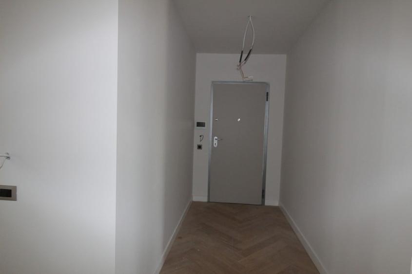 4 camere 3 bai 2 terase mari 2 locuri de parcare. Erou Iancu Nicolae. Cambridge - 17