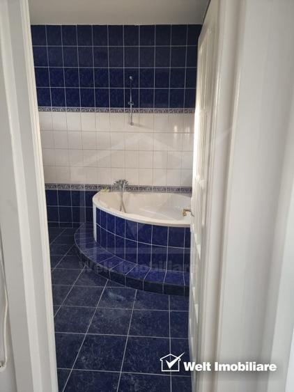 Casă individuală cu 14 camere cu Canalizare în Zorilor
