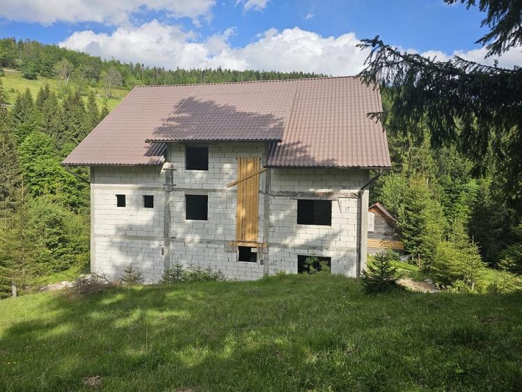 Casa de vacanta + teren intravilan suprafata 2.075mp, Bubesti, Arieseni - 1