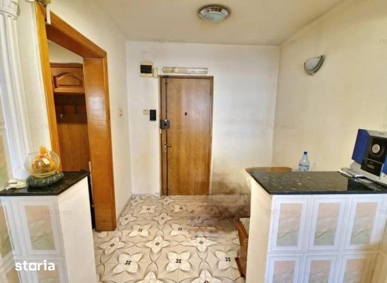 Apartament cu 5 camere decomandat, mobilat în Militari