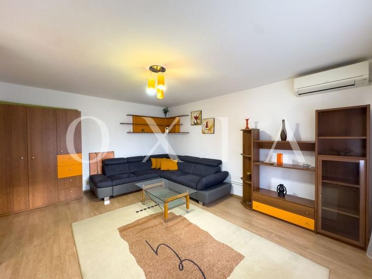 OX652 Mobilat-Utilat, Sagului (Shopping City) - 1