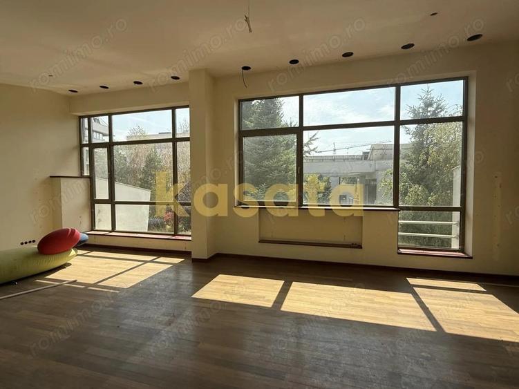 Vanzare teren 1484 mp ?oseaua Nordului ?i vila renovabila - 1