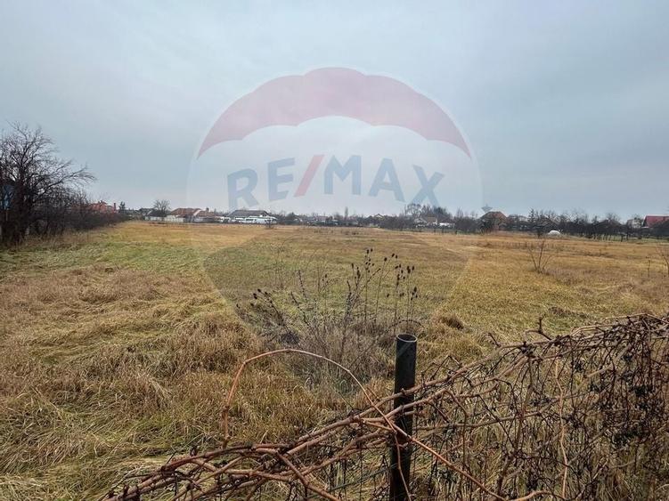 Teren Intravilan 9866 mp. Dublu front stradal. - 5