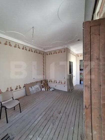 Spa?iu comercial 200 mp + acces pod 200 mp, 3 balcoane, langa Pia?a Sfatului - 3