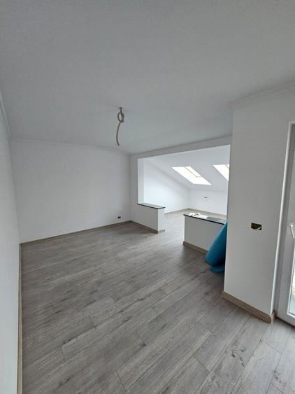 Casa & 7 ari de teren. - 7