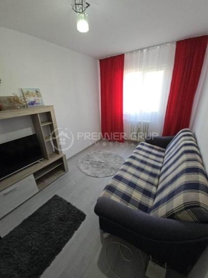 Etaj 3! Apartament 1 camera Podu Ros, 24mp + boxă - 2