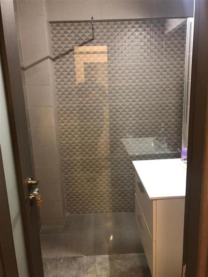 Apartament cu 2 camere semidecomandat, mobilat în Independenței