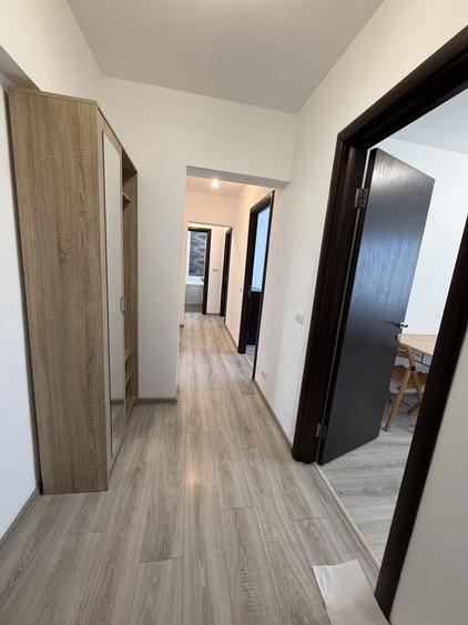 Apartament cu 3 camere decomandat în Obor