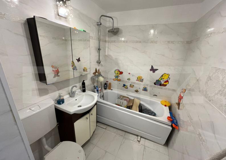 Apartament de vanzare, cu 2 camere, 54 mp, zona Micro 11 - 6