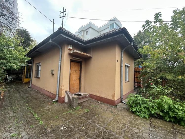 Casa plan parter, 323 mp teren, 85 mp utili, in apropierea C.N. Fratii Buzesti - 1