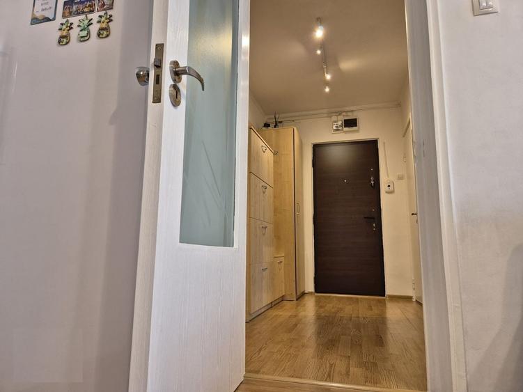 Apartament cu 4 camere în Brâncoveanu