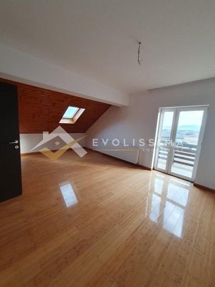 Apartament de trei camere la intrare in Bran - 11