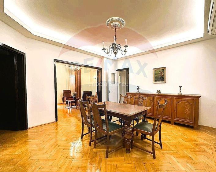 Inchiriere apartament 5 camere, ultracentral, Piata Univ... Inchiriere apartament 5 camere, ultracentral, Piata Univ...