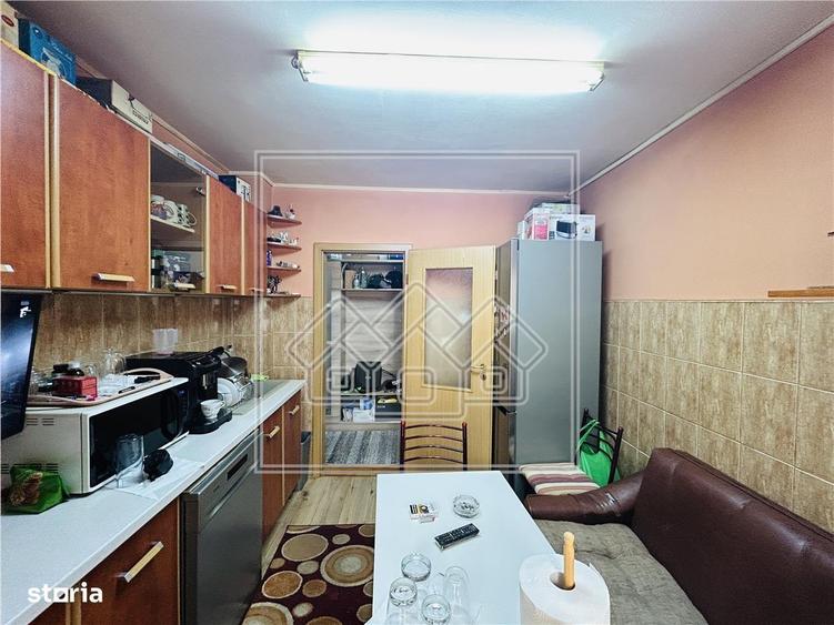 Ap cu 2 camere, pivnita, Etaj 2\/5 - Zona Valea Aurie - 2