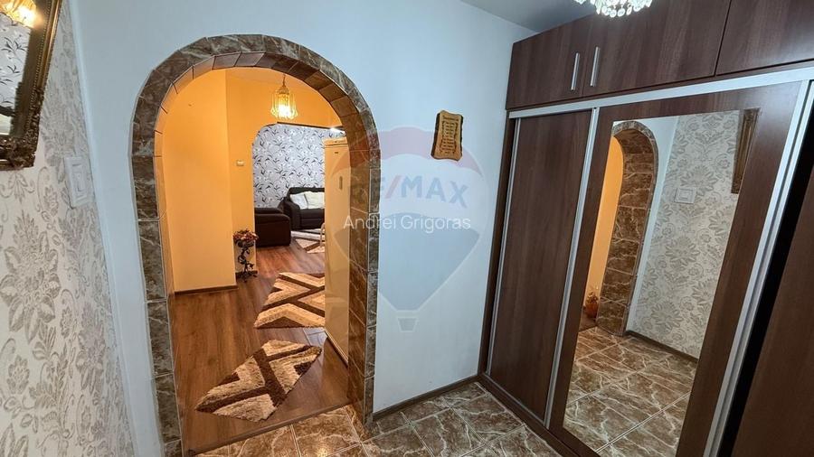 Apartament 3 camere + loc de parcare