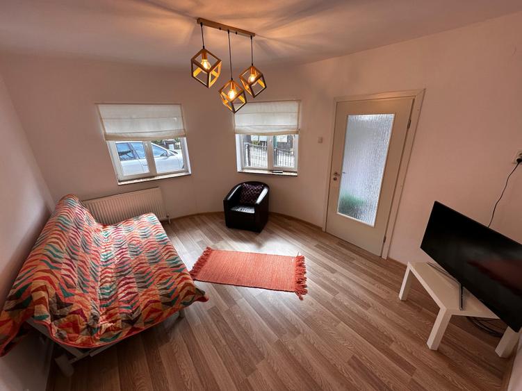 Apartament cu 2(doua)camere in vila plus teren - 2