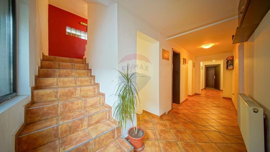 Casa / Vila cu 12 camere de vanzare in zona Astra - 19