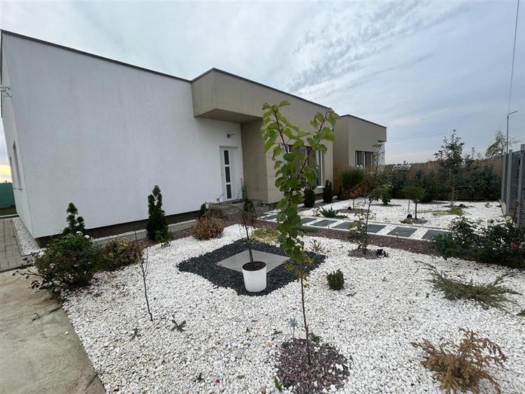 Duplex separat prin camera tehnica - complet mobilat si utilat -   teren 422 mp. - 5