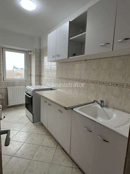 370€, metrou Timpuri Noi, spatioasa, zugravita