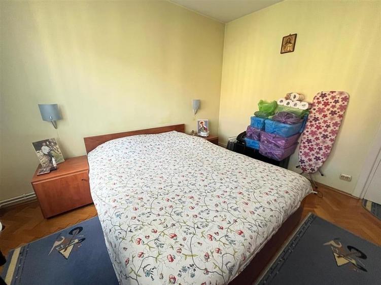 Apartament 3 camere decomandat si pivnita zona Vasile Aaron - 7