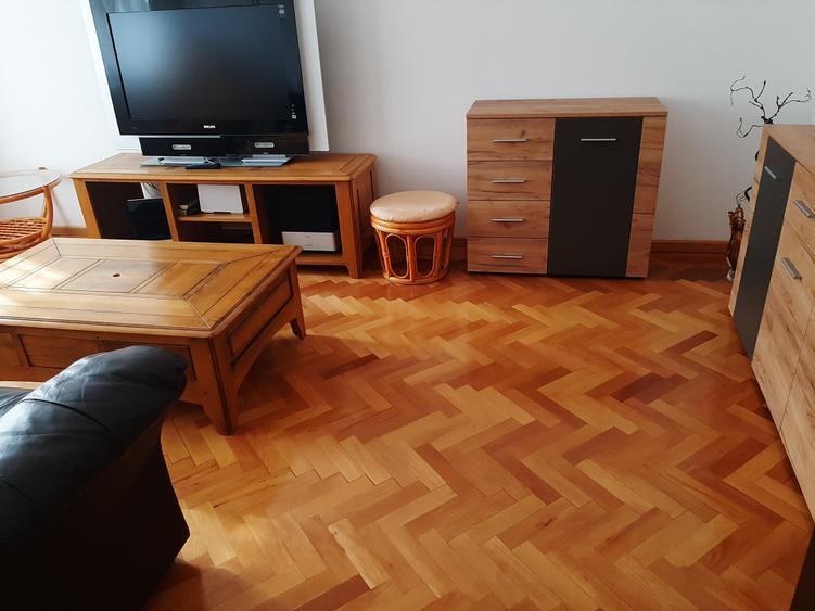 De inchiriat apartament  3  camere zona centrala- langa hotel Central - 2