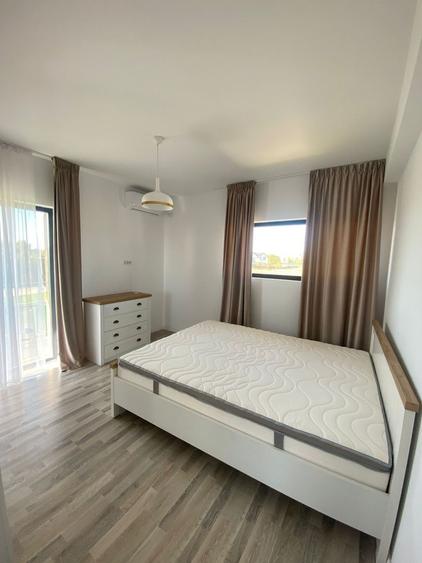 Vila superba situata langa lac si parc | Tunari - 8