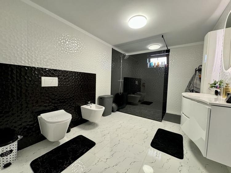 Casă Spațioasă de V&acirc;nzare &icirc;n Ghimbav | Două Apartamente | Teren 579 mp - 9