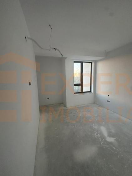 Vila deosebita de vanzare! - zona Mamaia Nord, pe malul lacului - 9