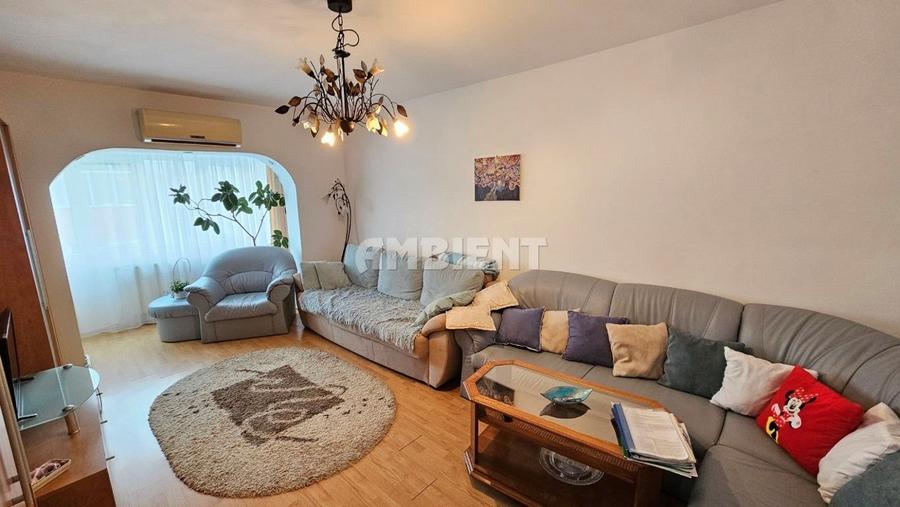 Apartament 3 camere, parțial mobilat, zona CENTRU; - 1
