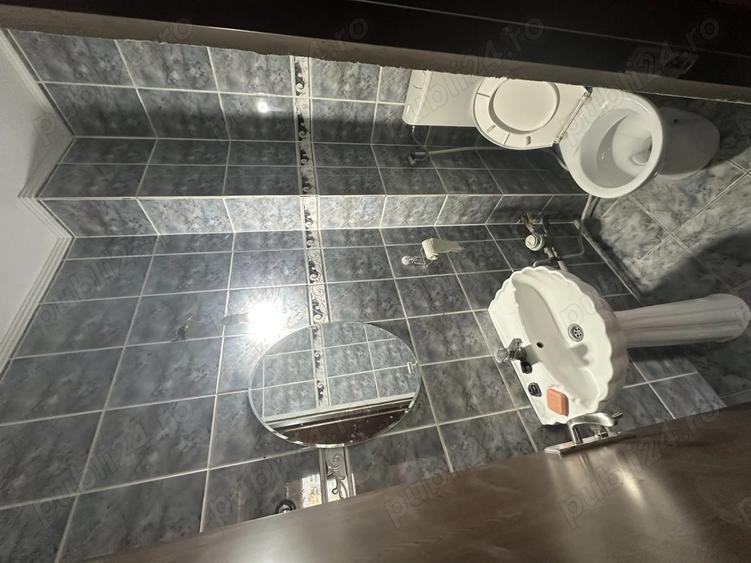 Inchiriez apartament 3 camere - 6