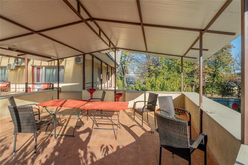 Hotel Exceptional de Vanzare in Inima Copoului - 2