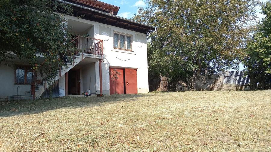 Casa de vanzare in Dolhestii Mari ,2400mp de teren. , - 2