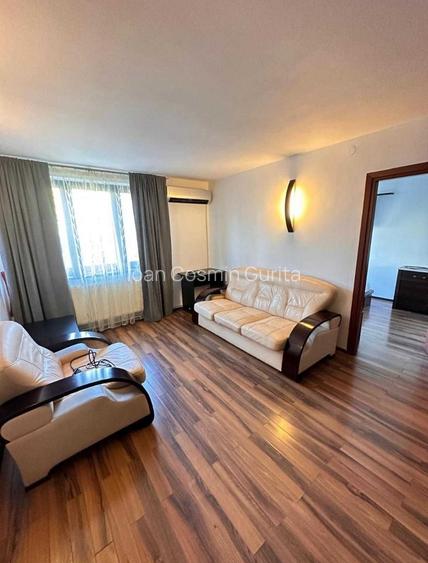 CENTRU TEATRU DE STAT 3 CAMERE ETAJ 2 LOC PARCARE 500 EURO TERMEN LUNG