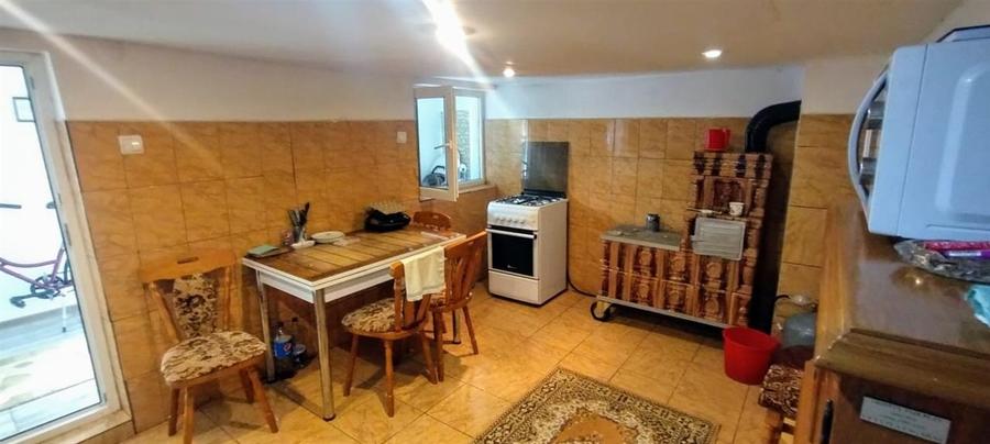 Casa renovata 4 camere cu teren 1800m Smeeni - 8