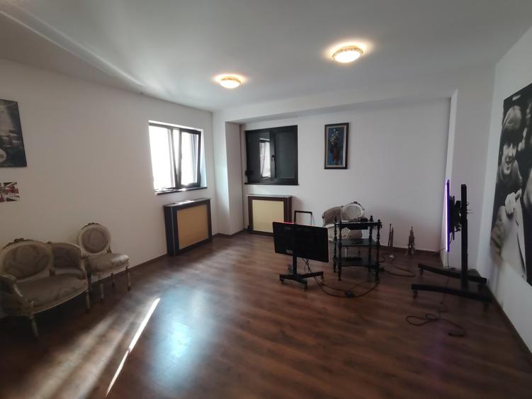 VILA 450 MP UTILI, MOBILATA BIROURI, CURTE 400 MP, 7 LOCURI PARCARE, - 5