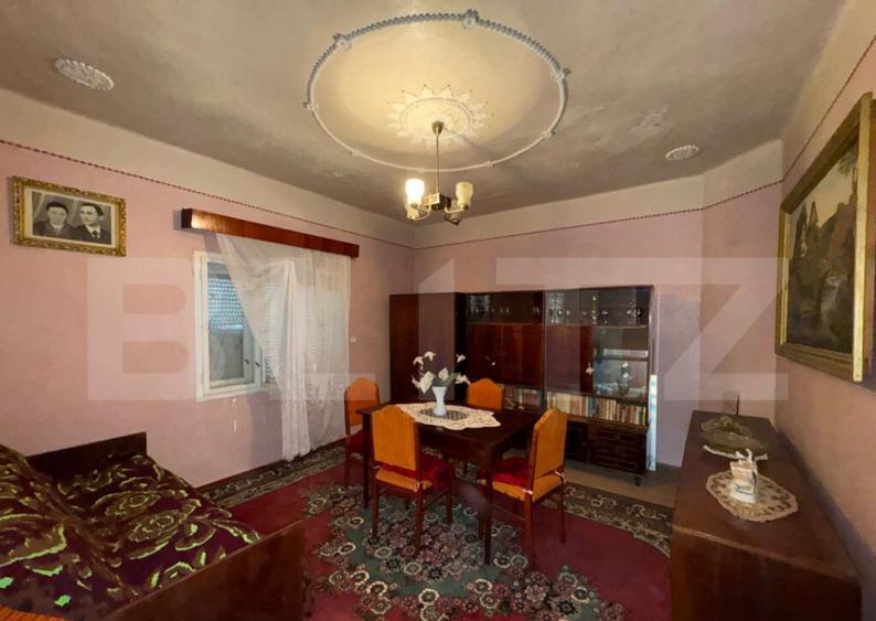Casa de vanzare, cu 2 camere, 120 mp + teren de 1207 mp, zon - 2