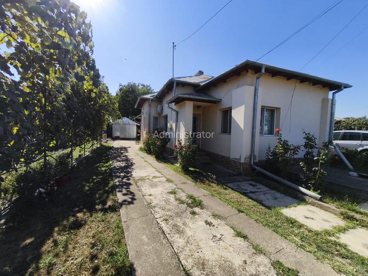 ROANDY-Casa solida cu teren generos - Manesti ROANDY-Casa solida cu teren generos - Manesti