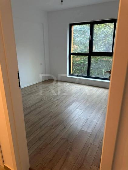 2 Camere Bloc Boutique Crangasi - 4