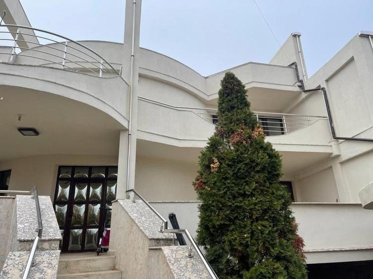 Arh. mediteraneana,constr.2012,garaj demisol 120 mp,7 camere,5 bai,7 min metrou - 15