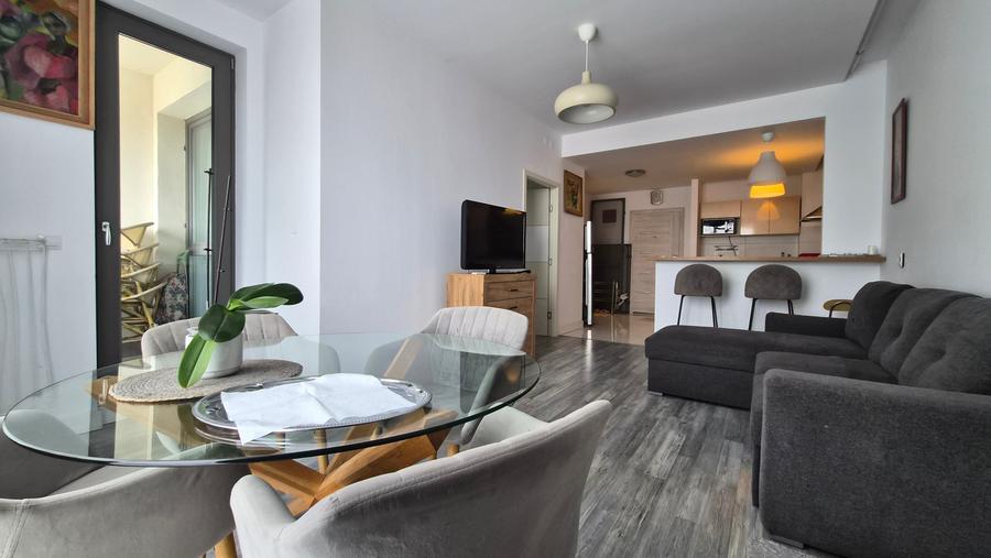 Complex Onix Blue -Mamaia Nord - Ap 2 cam, et 5/6 (vedere partiala catre mare) - 5