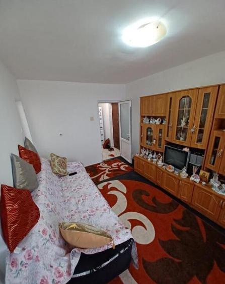 INTRETINUT! Ap 2 camere, ETAJ 3, zona Apollo - 3