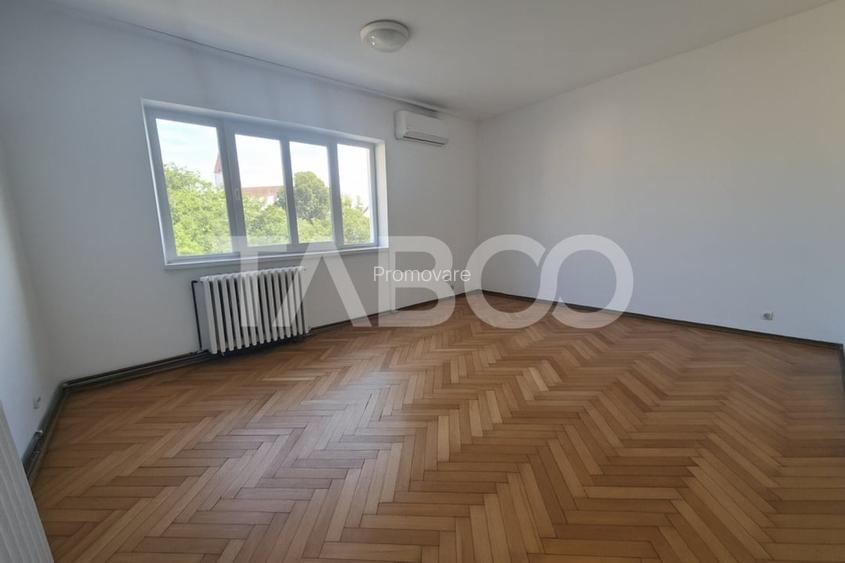 Strand - apartament decomandat de vanzare cu balcon si pivnita Strand - apartament decomandat de vanzare cu balcon si pivnita
