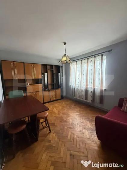 Apartament cu 3 camere decomandat în 9 Mai