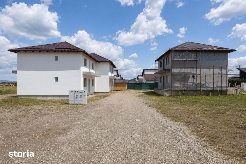 Casă cu 4 camere cu Teren 110 Mp în Sânpetru
