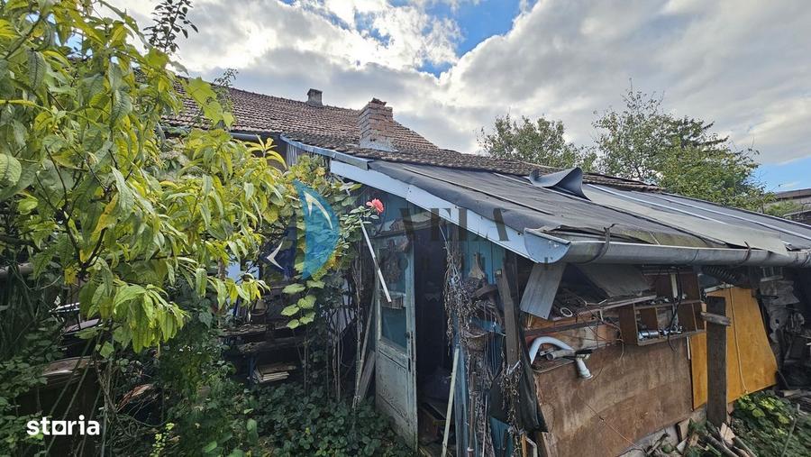 Casă cu 2 camere decomandat în Central